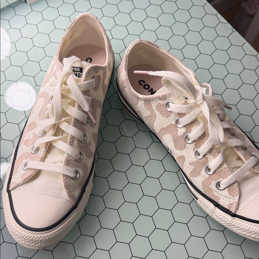 Converse Women's Beige Camouflage Sneakers